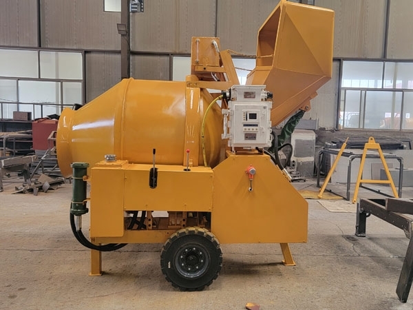 礦用濕噴臺(tái)車(chē)，礦用混凝土泵，礦用攪拌機(jī)發(fā)貨